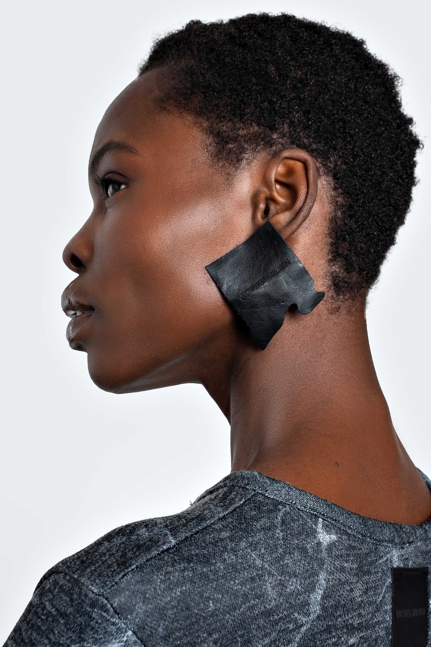 DELMAS LEATHER EARRING