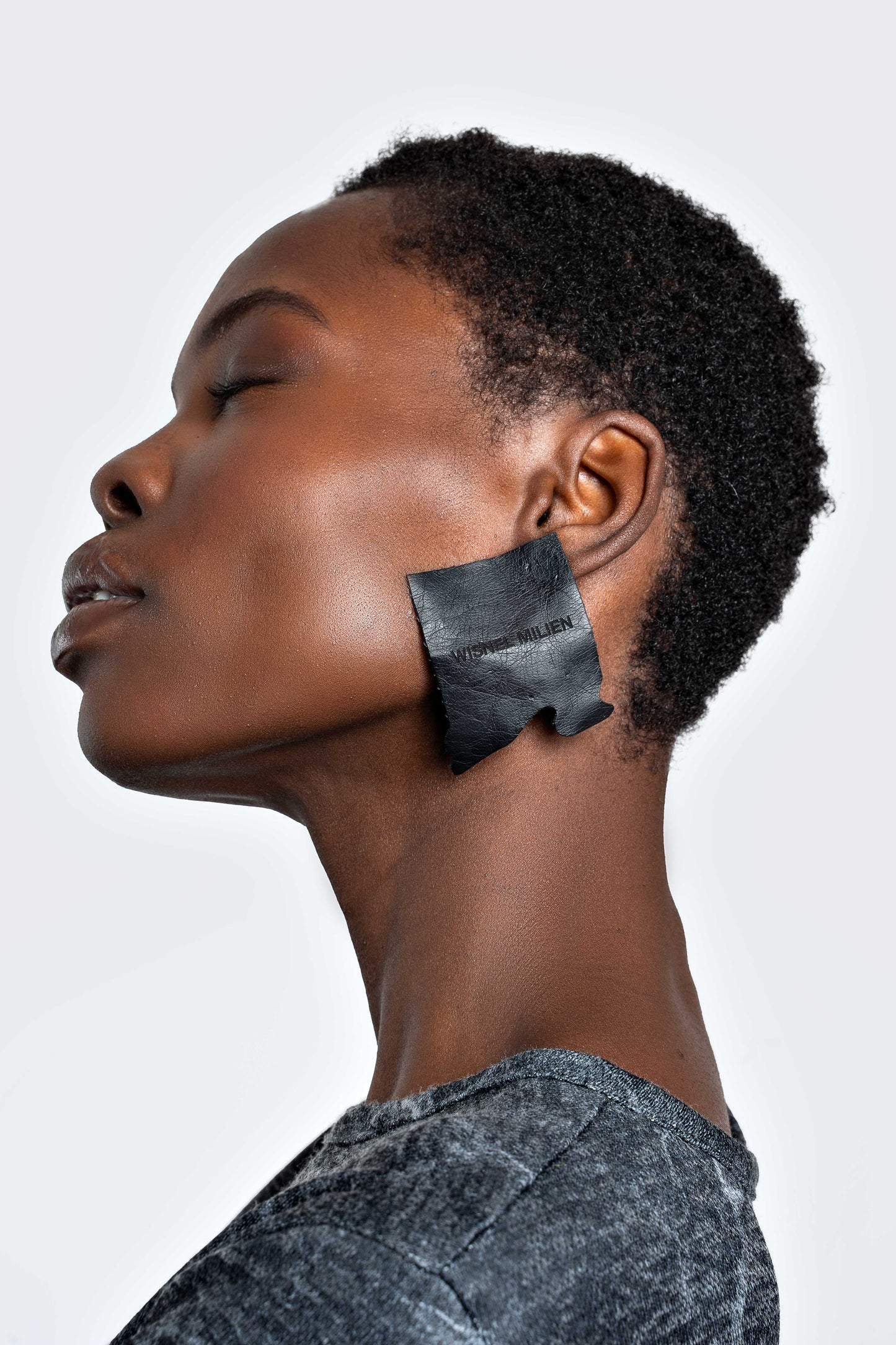 DELMAS LEATHER EARRING